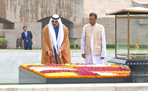 The crown prince of Abu Dhabi at Rajghat in New Delhi. UNI