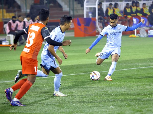 Brandon Fernandes of MCFC in action during the ISL match at the Jawaharlal Nehru Stadium, Shillong on Friday. Photo sourced