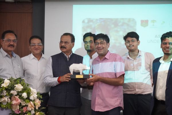 Assam minister Chandra Mohan Patowary (left) with herpetologist Jayaditya Purkayastha at the snake symposium. Photo sourced