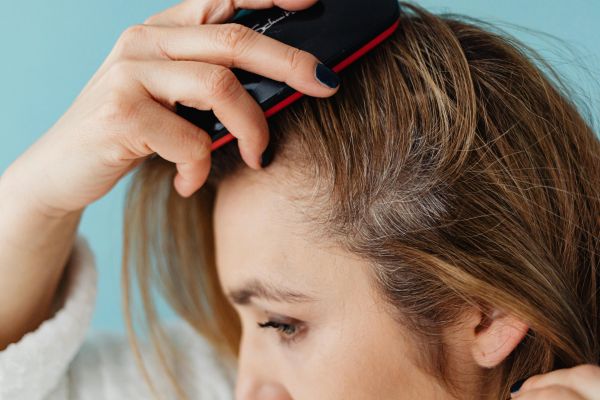 Simple lifestyle changes will promote hair growth. Photo By: Kaboompics.com