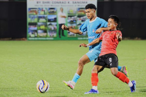 Rangdajied United in blue, Nangkiew Irat in red-black. Photo sourced