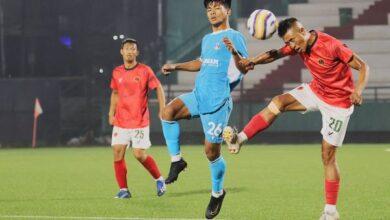 Nangkiew Irat in red-white, Rangdajied United in blue. Photo sourced