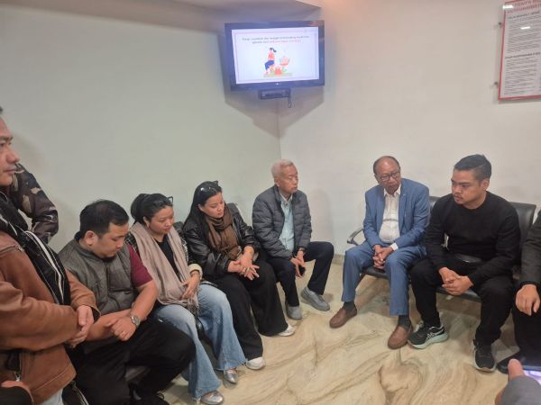 Yumnam Khemchand Singh with the family members of late MLA Vungzagin Valte at Medanta Hospital in Gurugram. Photo sourced