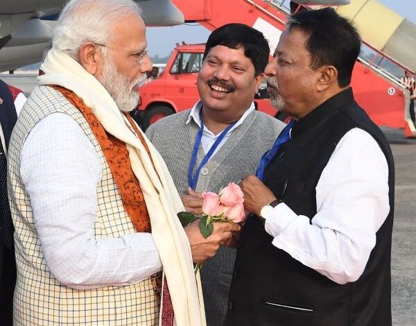 Mukul Roy with Narendra Modi. Photo courtesy the X handle of @narendramodi