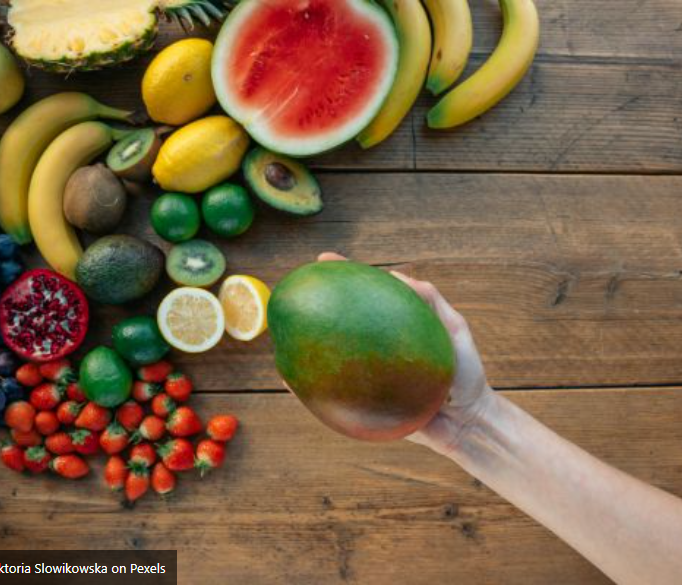 The sweet spring staples are not only delicious, they are also a treat for your skin. As nature is reborn and awakens from its winter slumber, the typical fruits of the season are coming to markets.