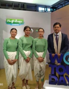 Teara (left) and other dancers of Geetanjali dance Academy with Chief Minister Conrad sangma. Photo sourced